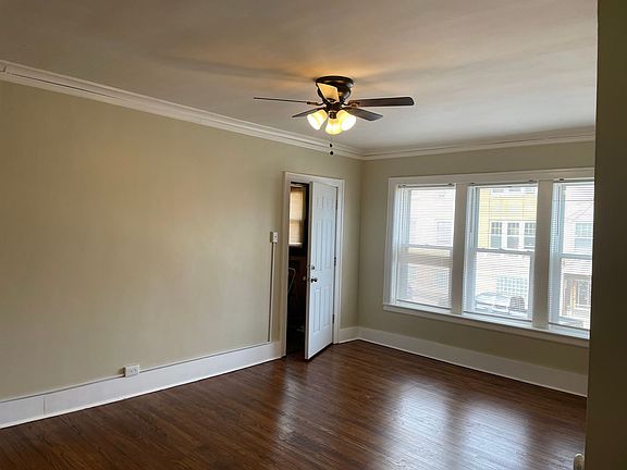 2nd image of 1654 N Merrimac Ave #2E