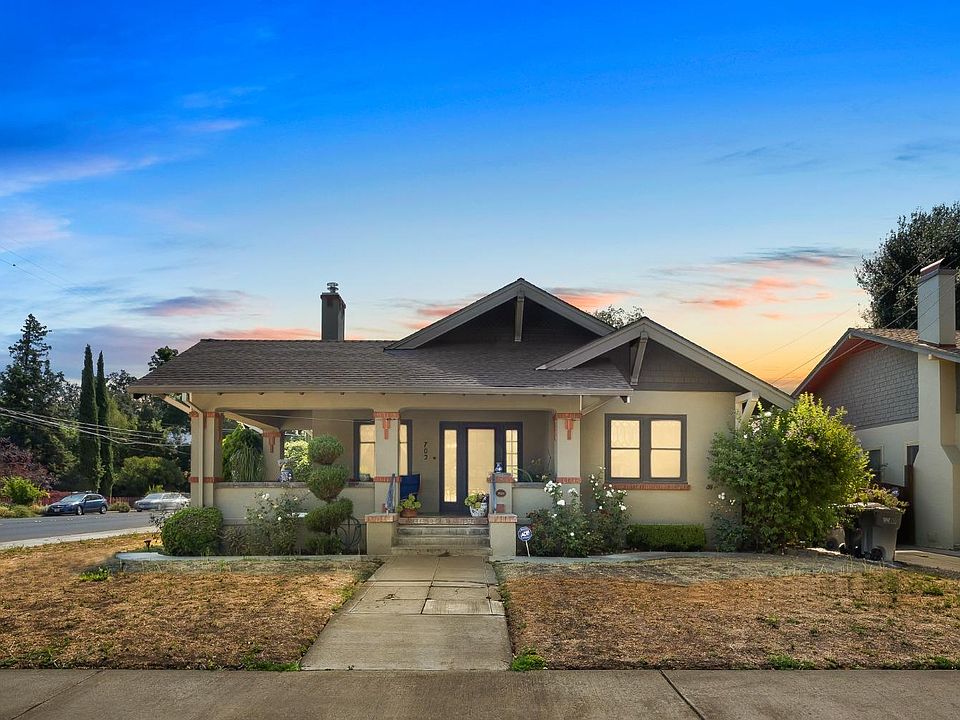 703 College St, Woodland, CA 95695 Zillow