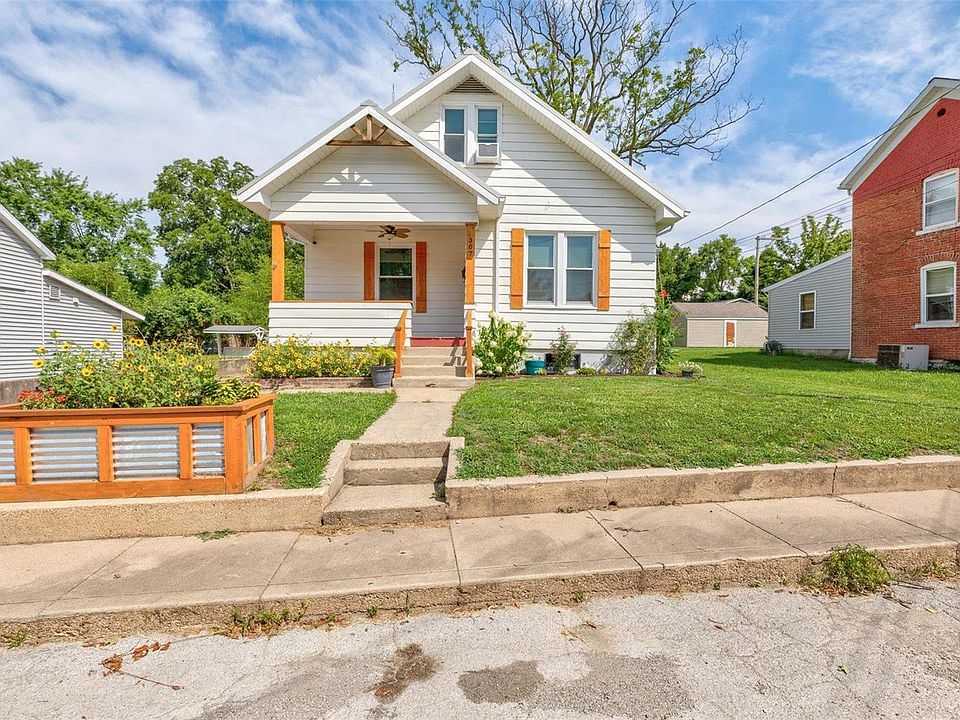 1st image of 307 Roberts St
