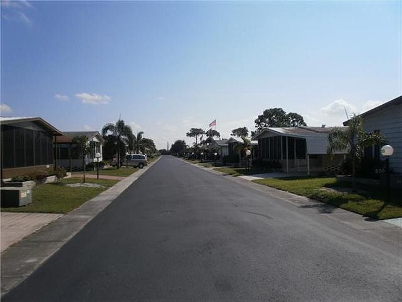 1st image of 178 Lakeside Dr
