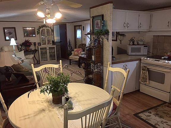 2nd image of 416 Bruce Ave