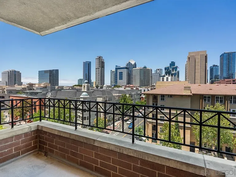 500 W Harbor Dr #714 — Photo 19