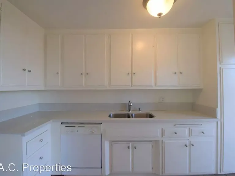 11310 Camarillo Street — Photo 5