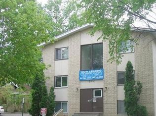 330 8th St SE APT 4, Minneapolis, MN 55414