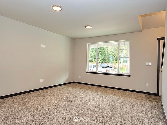 5th image of 414 Penny Ave