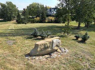 260044 NW Bearspaw Rd, Rocky View County, AB T3R1H4