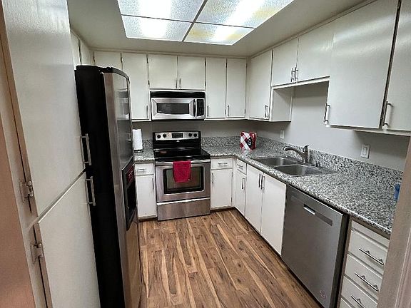 5th image of 5300 Winfield Way APT 1