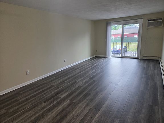 3rd image of 8 May St APT 6