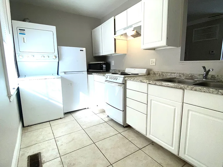 536 E Park Ave #C — Photo 3