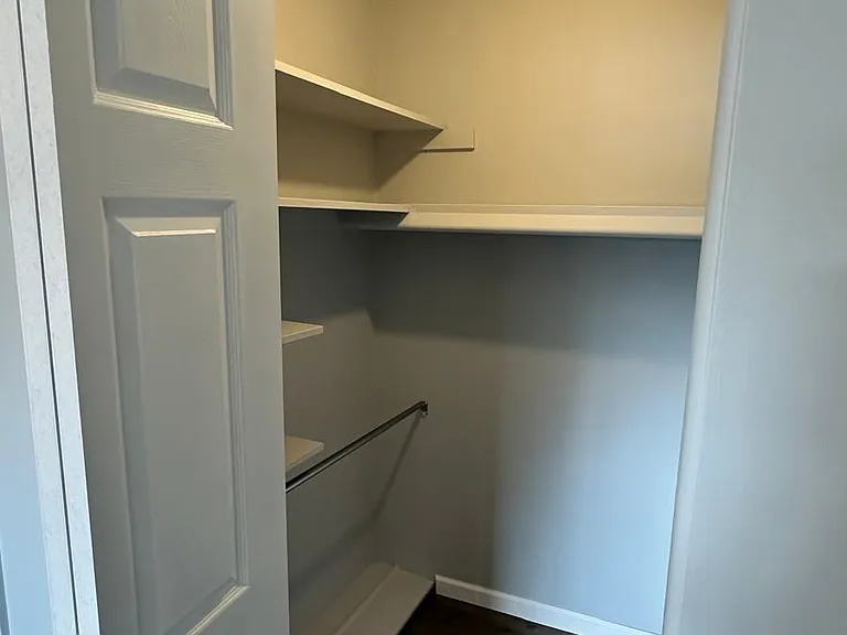 653 E Fox Hills Dr — Photo 19