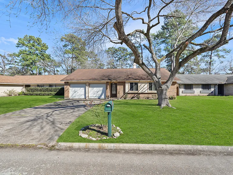 15226 Flamingo Park — Photo 3