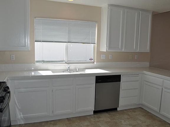 2nd image of 33585 Pecan Ave