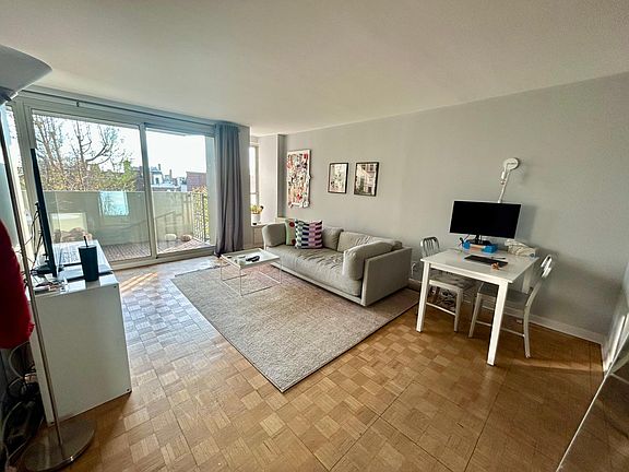 3rd image of 224 W Rittenhouse Sq #508