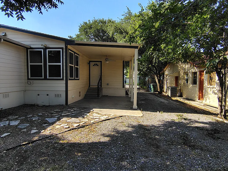 1338 W Elsmere Pl — Photo 11