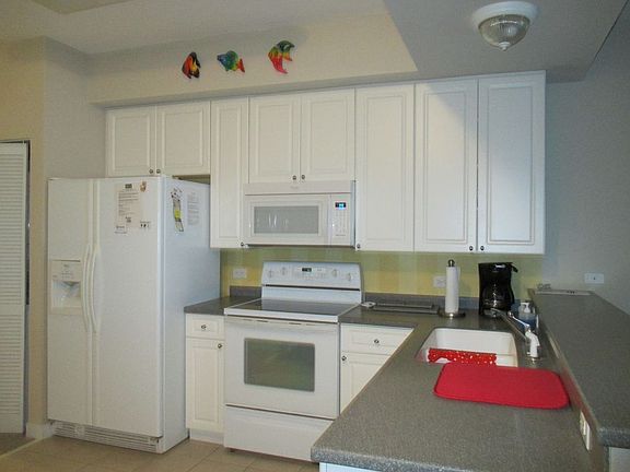 4th image of 100 Olde Towne Yacht Club Dr