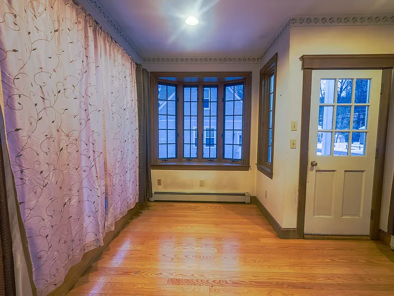 76 Walnut St — Photo 4