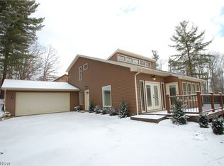 3019 Whispering Pines Dr, Canfield, OH