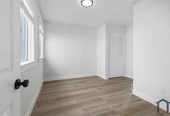 5th image of 1616 1/2 Middleton Pl