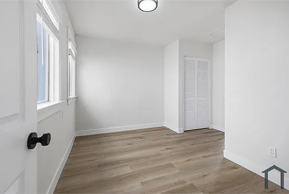 1616 1/2 Middleton Pl — Photo 5