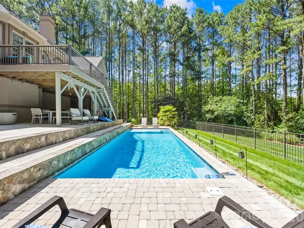 6830 Goose Point Dr, Denver, NC 28037