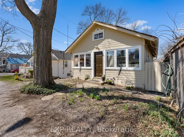 240 Lincoln Rd W, Fort Erie, ON L0S 1B0