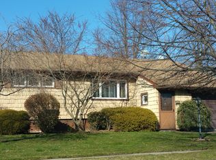 44 Forest Rd, Valley Stream, NY 11581