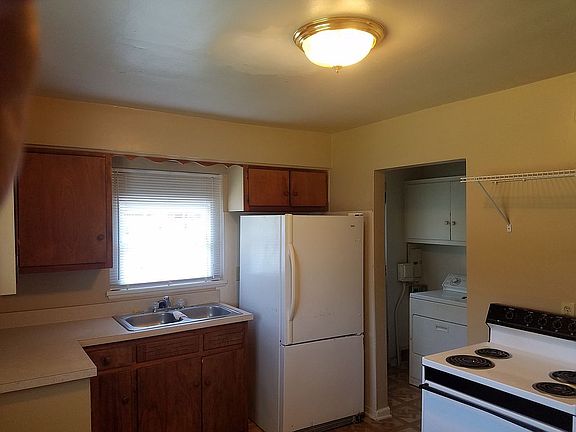 3rd image of 2806 Jefferson Ave