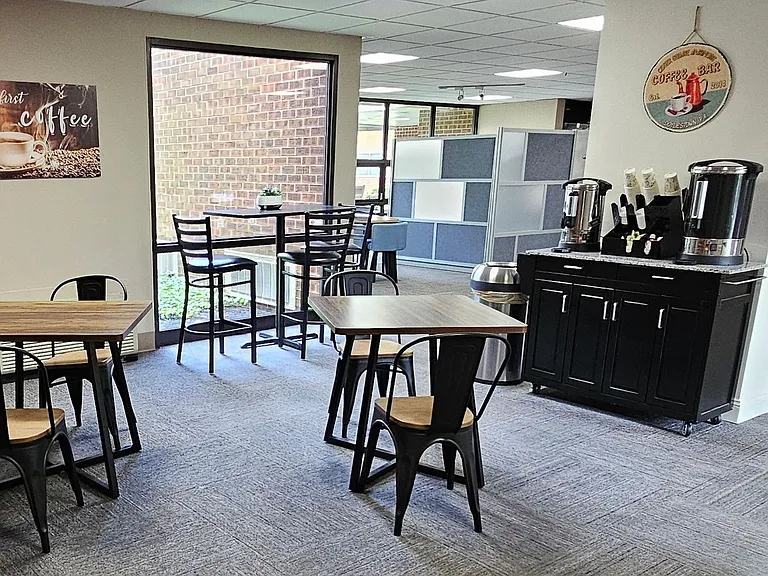 Center Square Apartments — Photo 13