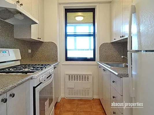 Rented by Abacus Properties | media 11