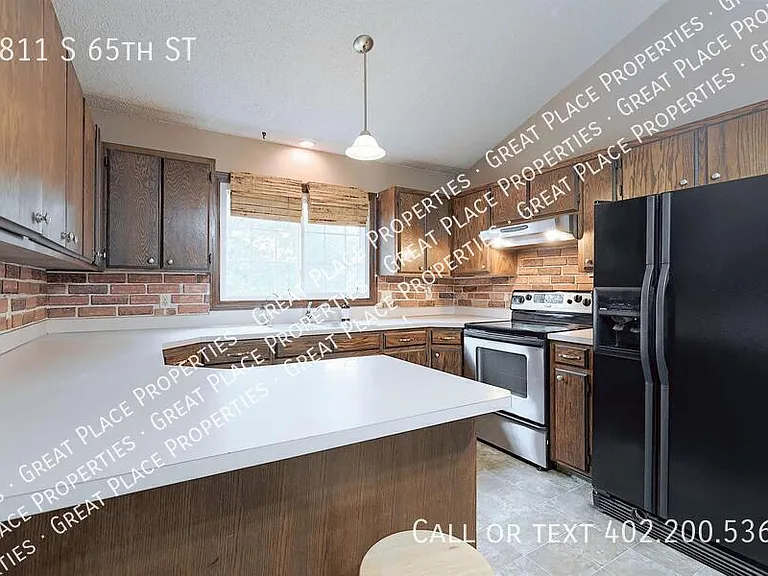 4811 S 65th St — Photo 19