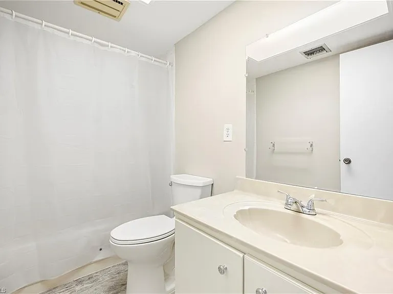 1376 Chesapeake Ave #2 — Photo 21