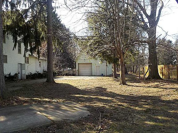 3rd image of 1718 Gorman Dr