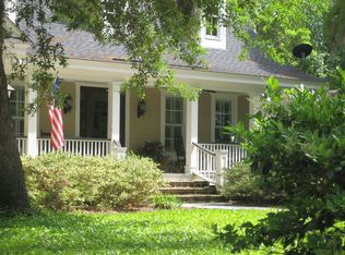 102 S Hermitage Rd, Beaufort, SC 29902