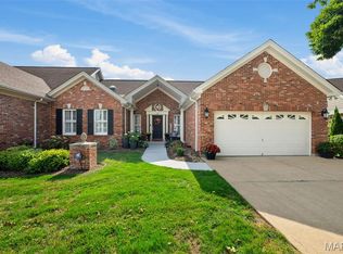 3906 Courtyard Place Dr, Saint Louis, MO
