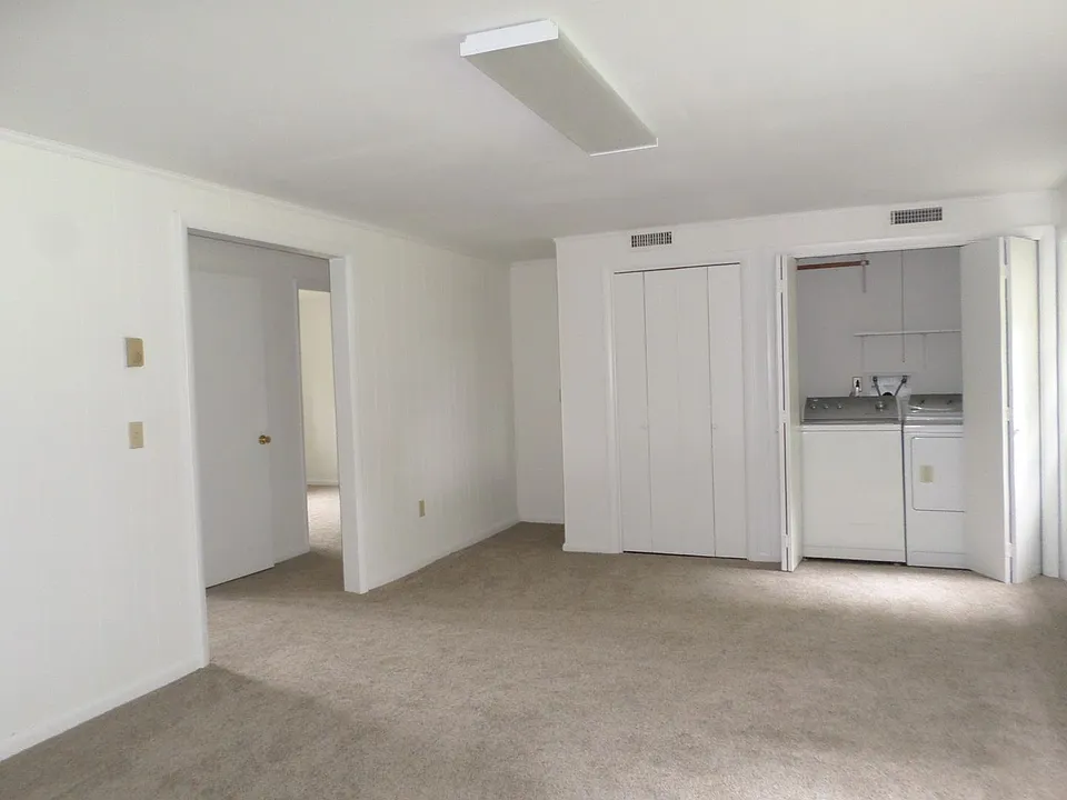 913 Toms Creek Rd