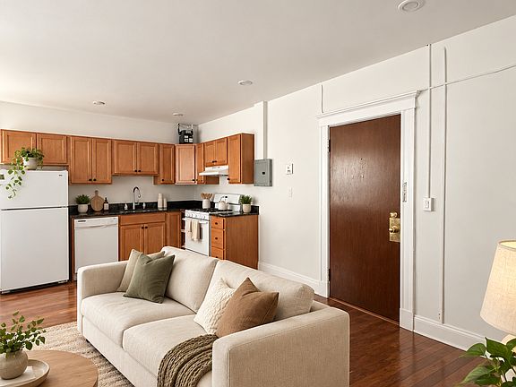 5th image of 11 Brainerd Rd #2