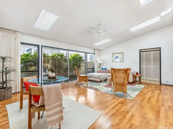 856 18th Ave, Honolulu, HI 96816