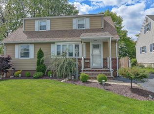 40 Kenneth Ave, Parlin, NJ 08859