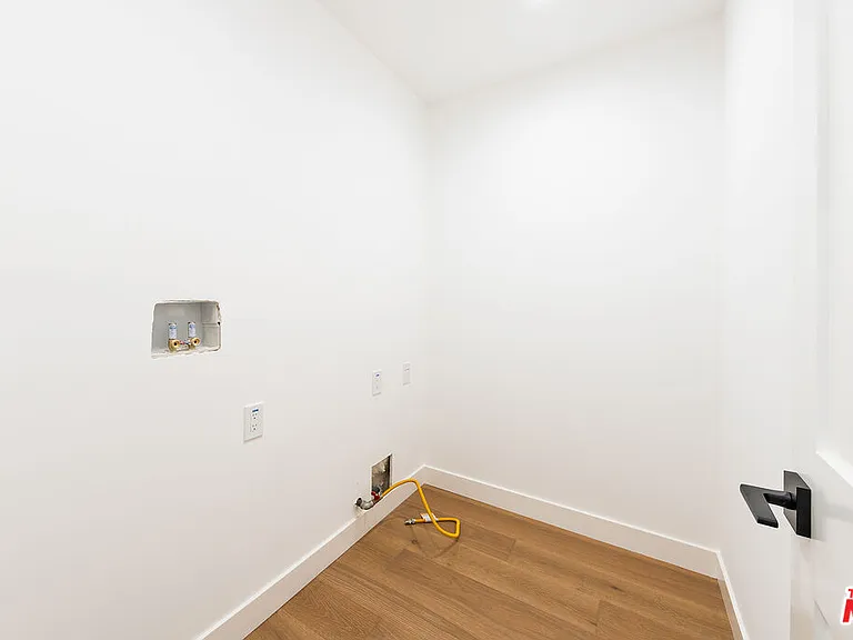 4285 La Salle Ave — Photo 22