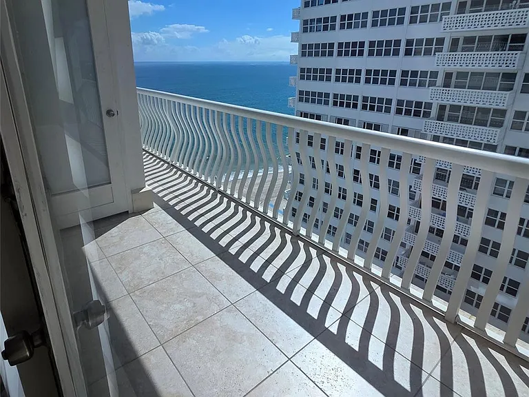 4020 Galt Ocean Dr #1210 — Photo 32