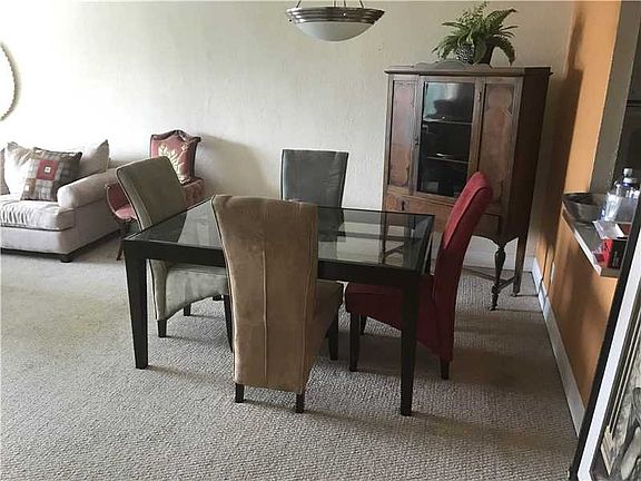 3rd image of 19390 Collins Ave APT 507