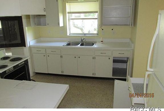 3rd image of 9065 N Golfview Dr