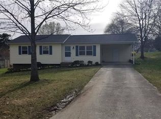 136 Washington St, Mount Airy, NC 27030