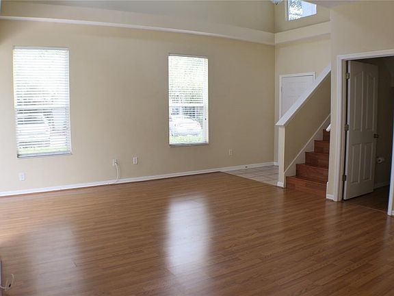 3rd image of 12015 Deacons Croft Ln