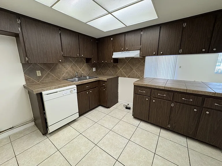 515 Pigeon Cir — Photo 6