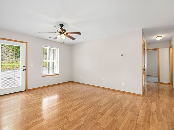 3rd image of 933 Megan Ln #780G