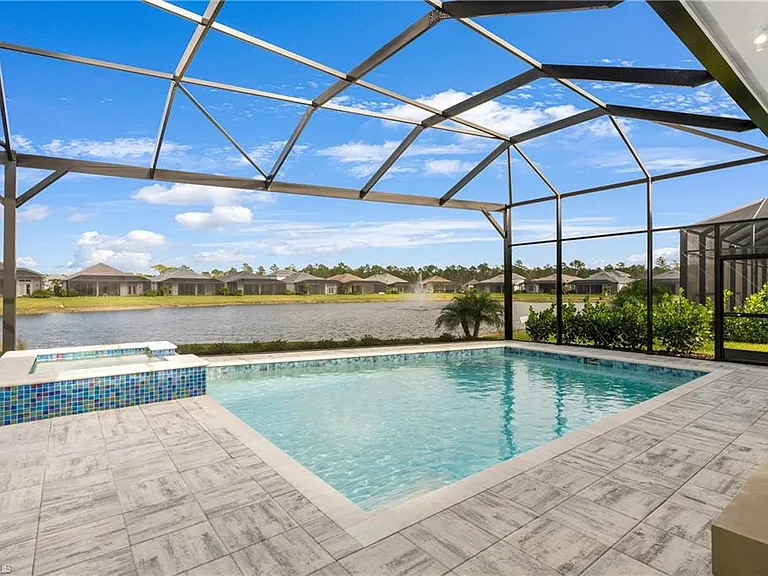 9675 Moonflower Ct — Photo 10