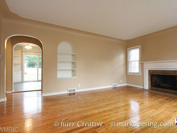 5th image of 914 Garfield Ave NW