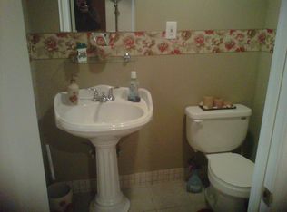 8904 Revere St, Philadelphia, PA 19152