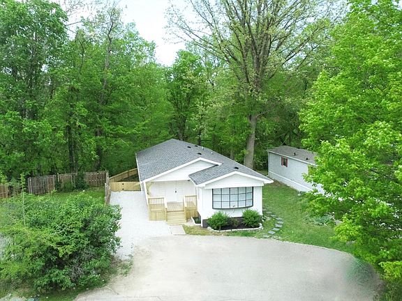 2nd image of 64 Cove Ct